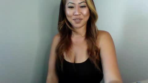Snapshot of tiffanirainn chatting on July 16, 2026, 10:05 pm tiffanirainn online show from July 16, 2026, 10:05 pm