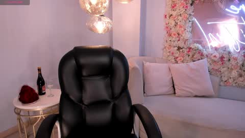 Snapshot of tiffannysins chatting on March 26, 2026, 3:45 am Tiffanny Sins online show from March 26, 2026, 3:45 am