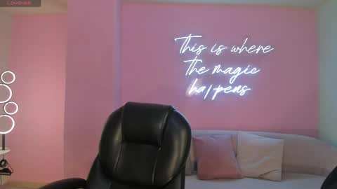 Snapshot of tiffannysins chatting on April 10, 2026, 3:23 am Tiffanny Sins online show from April 10, 2026, 3:23 am