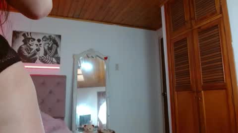 Tifanny online show from November 4, 2025, 2:49 pm