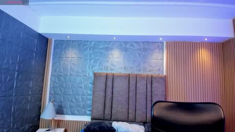 tiffanyhoustton online show from March 17, 2026, 11:35 am