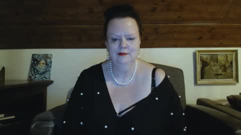 Snapshot of tiffanymature chatting on May 3, 2026, 8:15 pm TiffanyMature online show from May 3, 2026, 8:15 pm