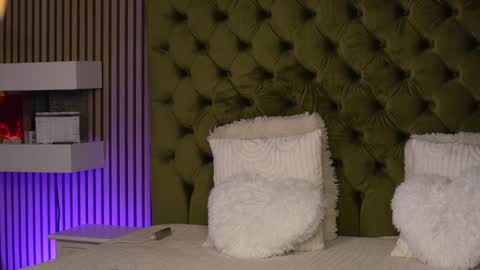 Snapshot of tiffanymaze chatting on October 1, 2025, 7:03 am Ilaria online show from October 1, 2025, 7:03 am