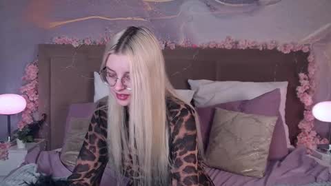 Snapshot of tiffanypeach chatting on March 13, 2026, 1:18 pm tiffanypeach online show from March 13, 2026, 1:18 pm