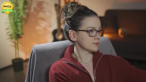 tiffanyriox online show from February 20, 2026, 1:24 am