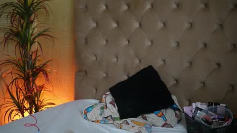  Tiffany  online show from March 19, 2026, 9:19 pm