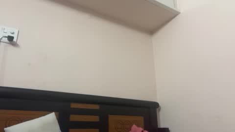 tigertinku online show from November 8, 2025, 12:05 pm