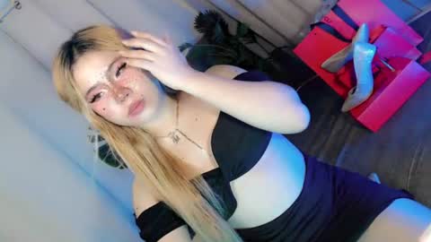 Snapshot of tight_elliana chatting on July 20, 2026, 7:00 am tight_elliana online show from July 20, 2026, 7:00 am