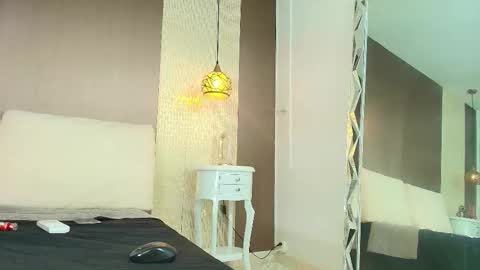 T I F F A N Y online show from March 4, 2026, 8:26 pm