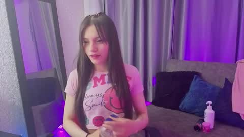 tiinajonus_ online show from March 4, 2026, 4:18 am