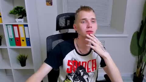 Snapshot of tim_blackk chatting on October 15, 2025, 8:53 pm Tim online show from October 15, 2025, 8:53 pm