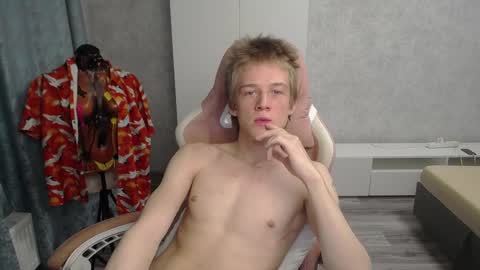 Snapshot of timmy7topcut chatting on February 16, 2025, 9:48 pm Timmy online show from February 16, 2025, 9:48 pm