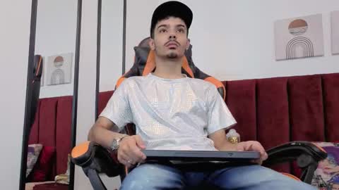 Evans  online show from October 14, 2025, 9:15 pm