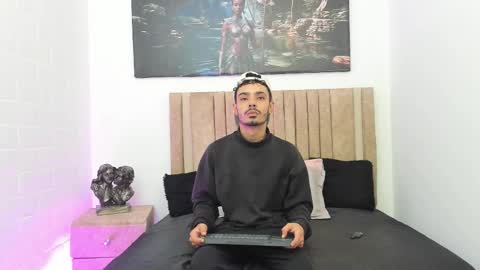 Evans  online show from November 4, 2025, 4:22 am