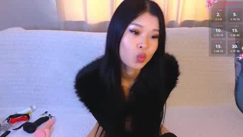 Snapshot of tina__kim chatting on April 7, 2026, 9:43 am tina__kim online show from April 7, 2026, 9:43 am