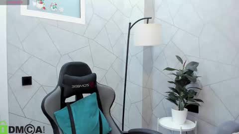 Stella online show from February 11, 2026, 9:36 am