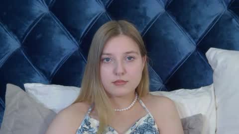 Snapshot of tinaburton chatting on April 19, 2026, 6:10 pm TinaBurton online show from April 19, 2026, 6:10 pm