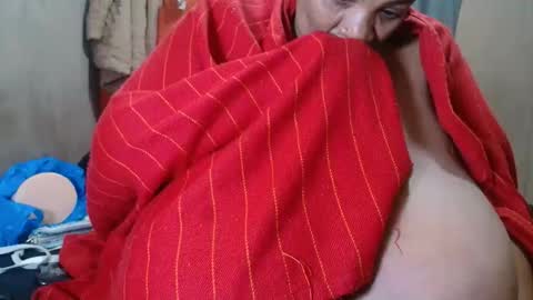 Snapshot of tinagiant chatting on May 19, 2026, 6:58 pm tinagiant online show from May 19, 2026, 6:58 pm