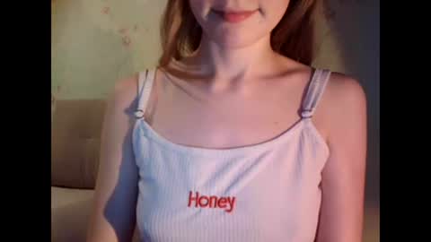 Snapshot of tinalamoon chatting on December 2, 2024, 7:14 am Lisa online show from December 2, 2024, 7:14 am