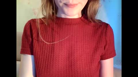 Snapshot of tinalamoon chatting on December 5, 2024, 8:22 am Lisa online show from December 5, 2024, 8:22 am