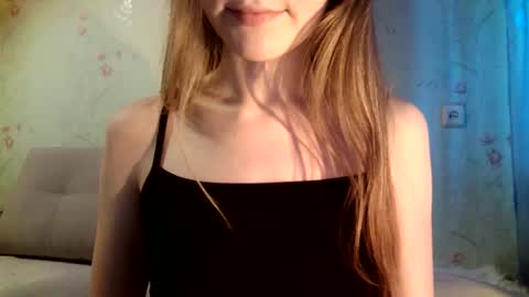 Snapshot of tinalamoon chatting on December 25, 2024, 7:46 am Lisa online show from December 25, 2024, 7:46 am