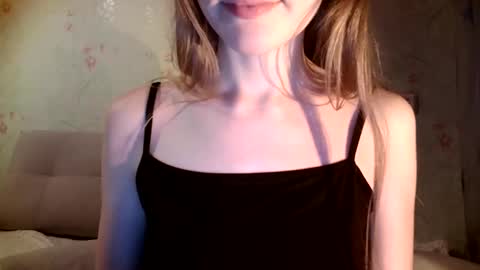 Snapshot of tinalamoon chatting on December 25, 2024, 11:54 am Lisa online show from December 25, 2024, 11:54 am