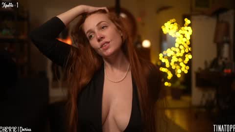 Snapshot of tinatopp chatting on January 2, 2025, 3:26 am Tina - online show from January 2, 2025, 3:26 am