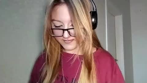 Snapshot of tinishaorce chatting on February 28, 2026, 3:57 pm Kate online show from February 28, 2026, 3:57 pm