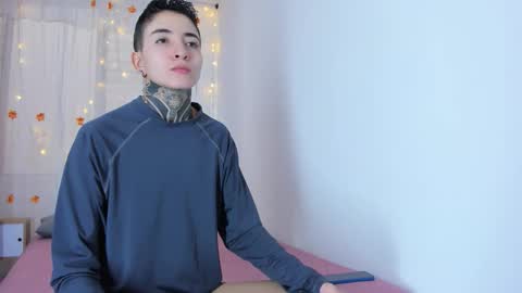 TINNY AND CANDY online show from November 6, 2025, 12:17 pm