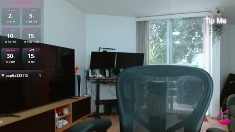 Tiny Caroline online show from November 25, 2025, 11:27 pm