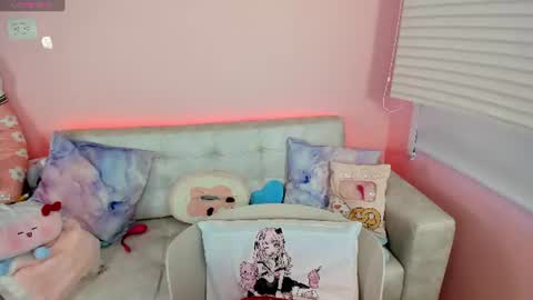 Snapshot of tiny_cora chatting on June 19, 2026, 4:33 pm tiny_cora online show from June 19, 2026, 4:33 pm