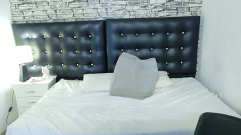 tiny_whore18 online show from March 26, 2026, 8:20 am