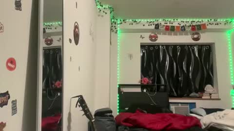 tinydaisy22 online show from March 3, 2026, 5:02 am