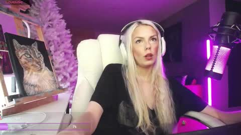 stage Kylie Sinner  brand CLITBAIT online show from February 18, 2026, 6:42 am