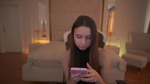 tinynataliee online show from March 2, 2026, 5:19 am