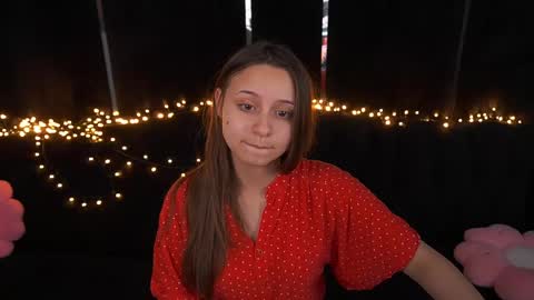 tinynataliee online show from May 13, 2026, 9:00 pm