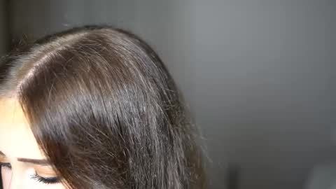 Lili online show from November 22, 2025, 3:55 pm