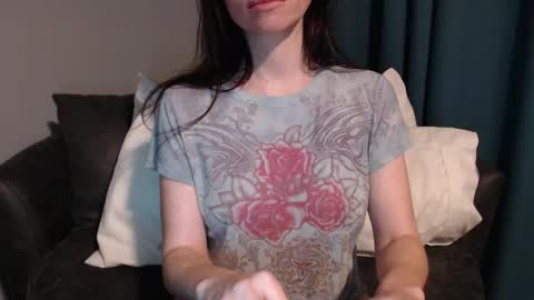 Snapshot of tinyytina chatting on December 29, 2024, 1:06 pm TinyyTina online show from December 29, 2024, 1:06 pm