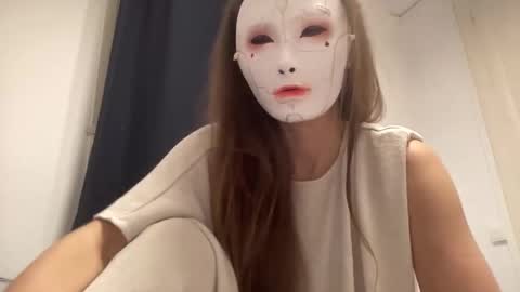 Tinks online show from November 16, 2025, 11:10 pm