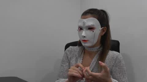 Tinks online show from December 1, 2025, 11:10 pm