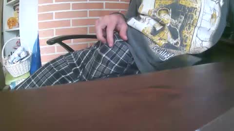 Snapshot of tisis80 chatting on October 13, 2025, 8:03 am tisis80 online show from October 13, 2025, 8:03 am