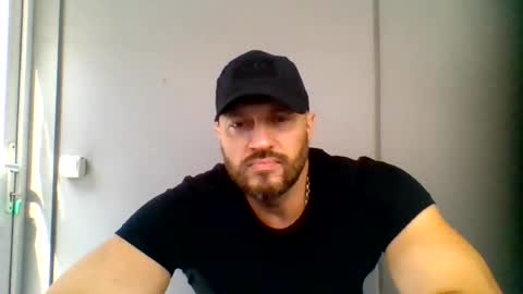 Snapshot of titan_heart chatting on August 5, 2026, 10:40 am titan_heart online show from August 5, 2026, 10:40 am