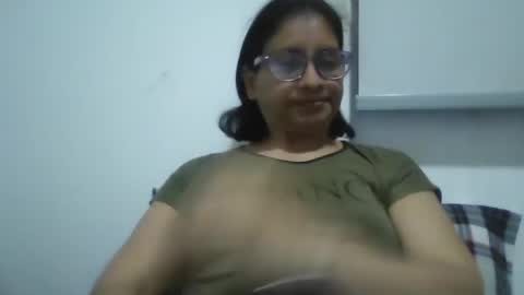 Ester online show from September 28, 2025, 10:59 pm