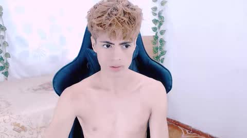 Snapshot of toadboys chatting on February 12, 2026, 11:38 am David online show from February 12, 2026, 11:38 am