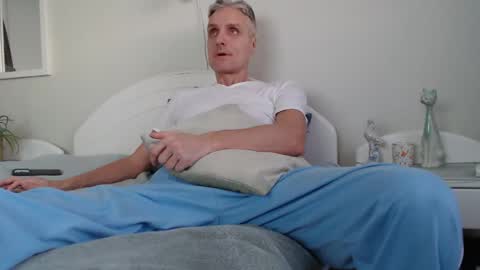 Daniel Bisexual uncut 20cm online show from January 12, 2025, 2:09 pm