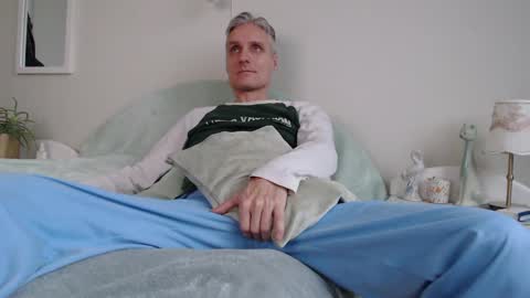 Daniel Bisexual uncut 20cm online show from January 25, 2025, 8:00 am