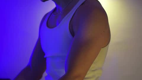 tokyo_oo online show from November 16, 2025, 2:55 pm