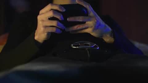 tokyo_oo online show from December 5, 2025, 12:03 pm