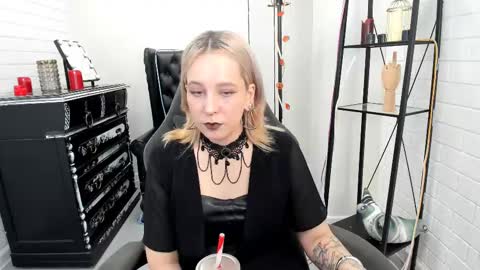 Snapshot of tollimoll chatting on December 2, 2024, 9:13 am Tolli Moll online show from December 2, 2024, 9:13 am