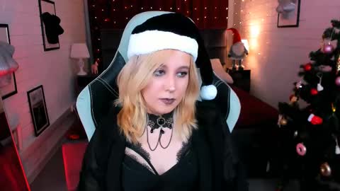 Snapshot of tollimoll chatting on December 23, 2024, 12:08 pm Tolli Moll online show from December 23, 2024, 12:08 pm